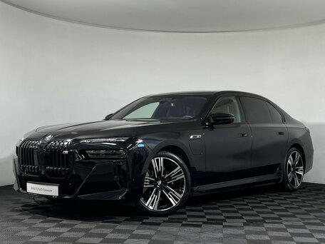 BMW 7 серии VII (G70)