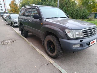 2005 Toyota Land Cruiser 105 100 Series Рестайлинг 2, серебристый, 1950000 рублей, вид 2