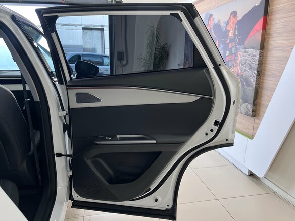 2026 Omoda C5 I Рестайлинг, белый, 2482000 рублей - вид 12