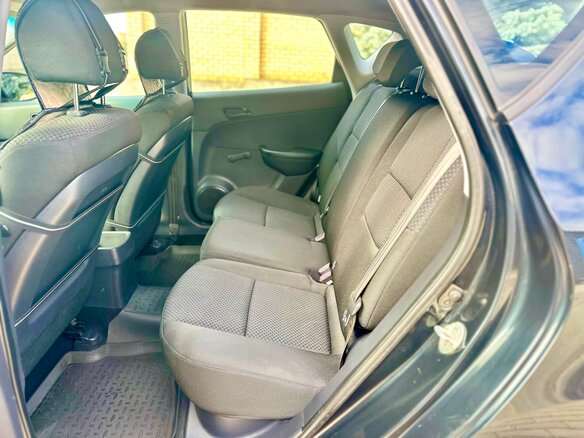 2010 Hyundai i30 I Рестайлинг, чёрный - вид 19