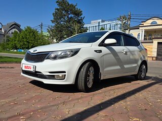 2015 Kia Rio III Рестайлинг, белый, 1120000 рублей, вид 2