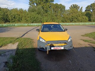 2015 Ford Focus III Рестайлинг, жёлтый, 300000 рублей, вид 3