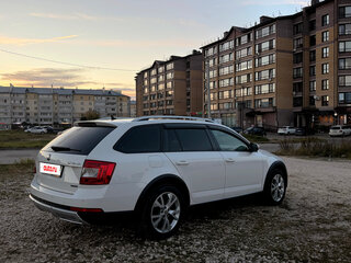 2017 Skoda Octavia Scout III (A7), белый, 1700000 рублей, вид 5