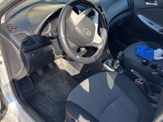2011 Hyundai Solaris I, серебристый, 480000 рублей, вид 5