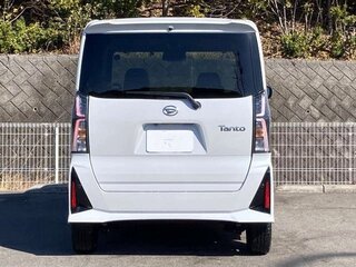 2023 Daihatsu Tanto IV Рестайлинг, белый, 798000 рублей, вид 5