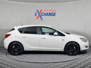 2011 Opel Astra J, белый, 533000 рублей, вид 3