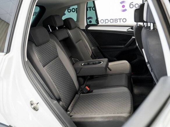 2017 Volkswagen Tiguan II, белый, 2418000 рублей - вид 20