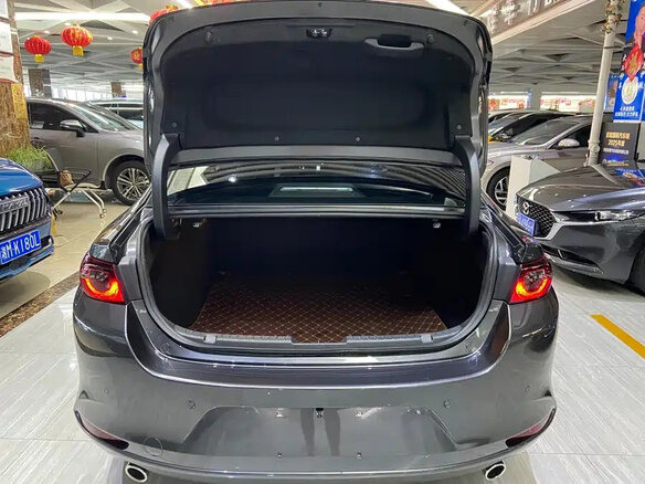 2022 Mazda 3 Axela IV (BP), серый, 1650000 рублей - вид 10