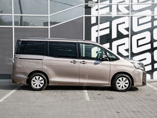 2018 Toyota Voxy III (R80) Рестайлинг, серый, 2445000 рублей, вид 5