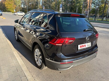 2021 Volkswagen Tiguan II Рестайлинг, чёрный, 2400000 рублей, вид 3