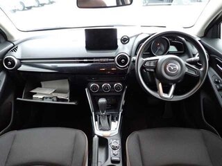 2023 Mazda 2 III (DJ) Рестайлинг, чёрный, 900000 рублей, вид 4