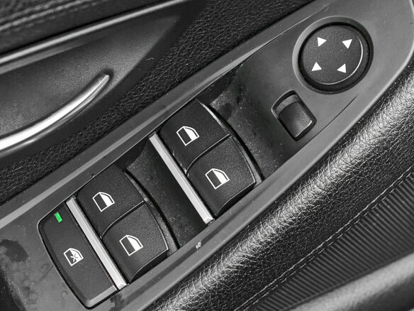 2013 BMW 5 серии 520d VI (F10/F11/F07) Рестайлинг, чёрный, 2050000 рублей - вид 20