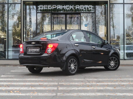 2012 Chevrolet Aveo II, чёрный, 650000 рублей, вид 3