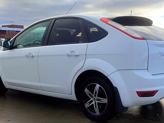 2010 Ford Focus II Рестайлинг, белый, 688000 рублей, вид 3