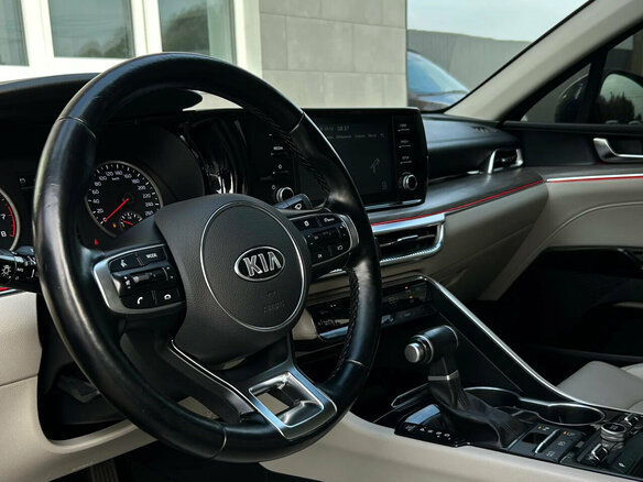 2020 Kia K5 III, синий, 2570000 рублей - вид 9