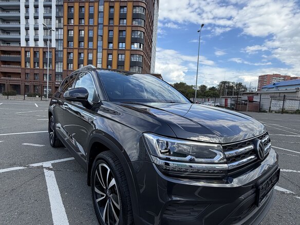 2022 Volkswagen Tharu I, серый, 2250000 рублей - вид 2