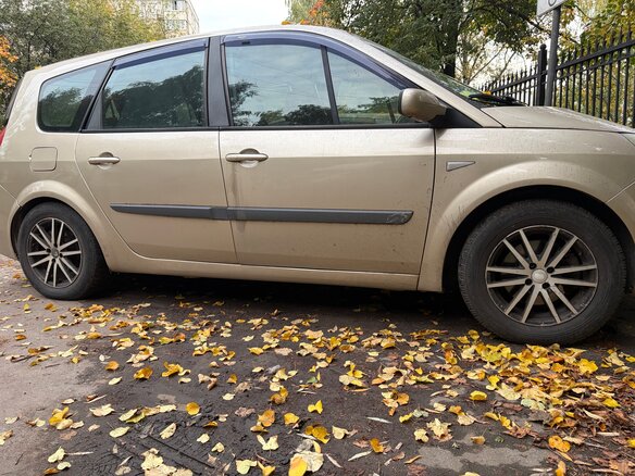 2006 Renault Scenic Grand II Рестайлинг, золотистый, 450000 рублей - вид 3