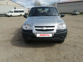 2016 Chevrolet Niva I Рестайлинг, серебристый, 520000 рублей, вид 2