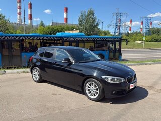 2019 BMW 1 серии 118d II (F20/F21) Рестайлинг 2, чёрный, 1950000 рублей, вид 3
