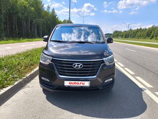 2018 Hyundai H-1 II Рестайлинг 2, коричневый, 3299999 рублей, вид 1
