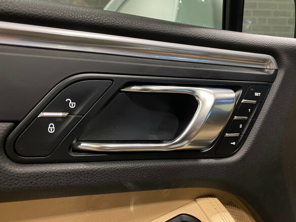 2019 Porsche Macan I Рестайлинг, белый, 3900000 рублей - вид 21