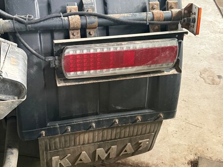 2017 КамАЗ 65206, белый, 3000000 рублей, вид 4
