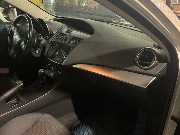 2012 Mazda 3 II (BL) Рестайлинг, белый, 850000 рублей - вид 4