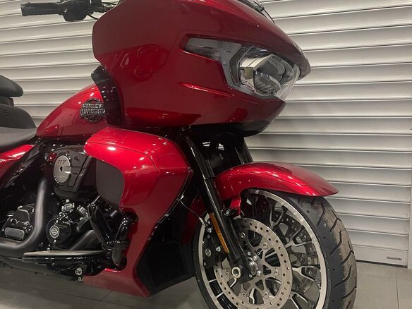 2026 Harley-Davidson Road Glide Limited, пурпурный, 4950000 рублей - вид 2
