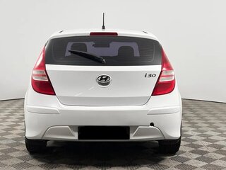 2010 Hyundai i30 I Рестайлинг, белый, 570000 рублей, вид 4