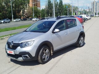 2018 Renault Sandero Stepway II Рестайлинг, серебристый, 915000 рублей, вид 1