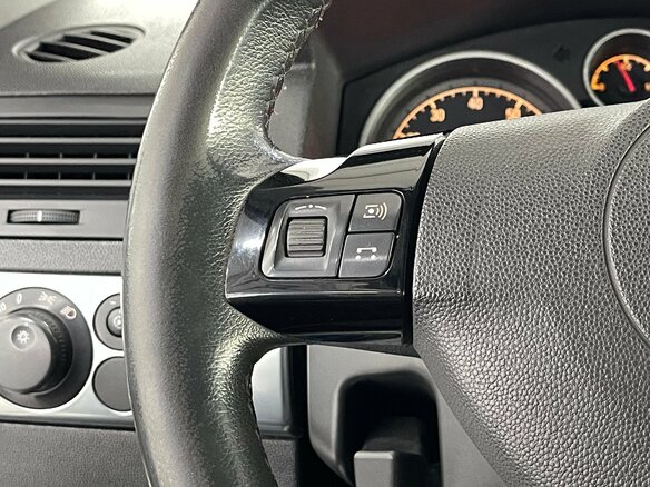 2011 Opel Astra H Рестайлинг, белый, 549000 рублей - вид 11