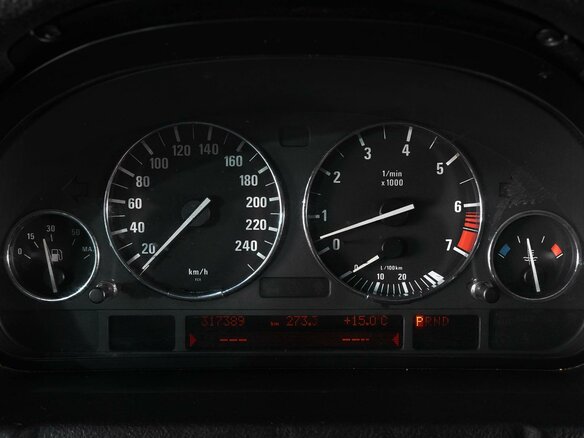 2001 BMW X5 4.4i I (E53), серебристый, 1049000 рублей - вид 17