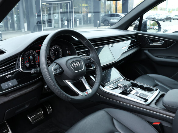 2021 Audi Q7 55 TFSI II (4M) Рестайлинг, чёрный, 6880500 рублей - вид 12