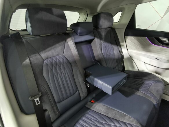 2023 Hongqi HS5 I, чёрный, 2215150 рублей - вид 15