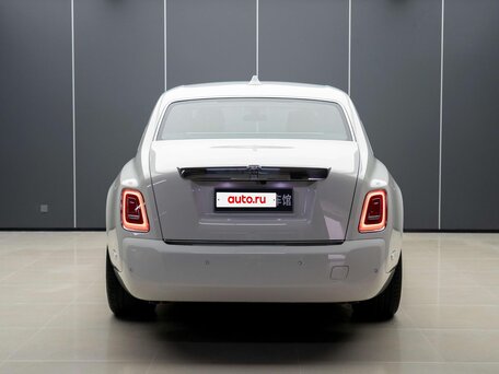 2023 Rolls-Royce Phantom Extended VIII Рестайлинг (Series II), белый, 49100000 рублей, вид 4