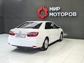 2015 Toyota Camry US Market VII (XV50) Рестайлинг, белый, 1777000 рублей, вид 4