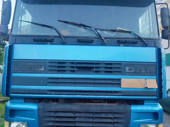 2000 DAF XF, синий, 1350000 рублей - вид 6