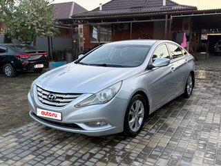 2011 Hyundai Sonata VI (YF), серебристый, 900000 рублей, вид 2