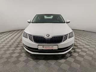 2020 Skoda Octavia III (A7) Рестайлинг, белый, 1625000 рублей, вид 2