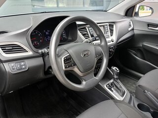 2021 Hyundai Solaris II Рестайлинг, белый, 1333000 рублей, вид 4