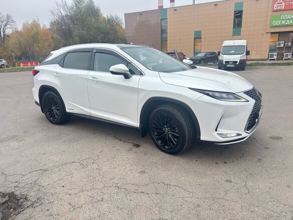 2021 Lexus RX 450h IV Рестайлинг, белый, 6850000 рублей - вид 3