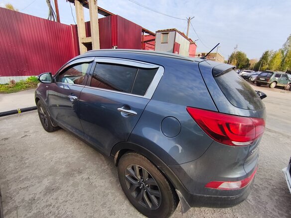 2015 Kia Sportage III Рестайлинг, синий, 1400000 рублей - вид 3