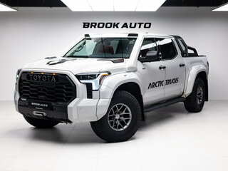 2023 Toyota Tundra CrewMax III, белый, 12590000 рублей, вид 1