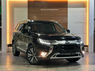 2020 Mitsubishi Outlander III Рестайлинг 3, чёрный, 2399900 рублей, вид 3