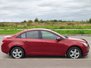 2010 Chevrolet Cruze I, красный, 750000 рублей, вид 5