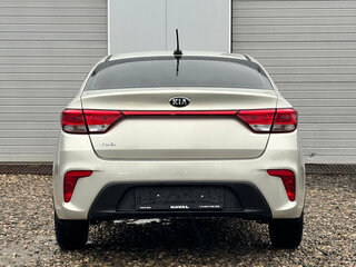 2019 Kia Rio IV, бежевый, 1500000 рублей, вид 4