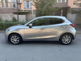 2014 Mazda Demio IV (DJ), серебристый, 890000 рублей, вид 4