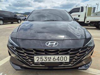 2023 Hyundai Avante VII, чёрный, 1675000 рублей, вид 2