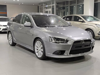 2013 Mitsubishi Lancer X Рестайлинг, серый, 677000 рублей, вид 3