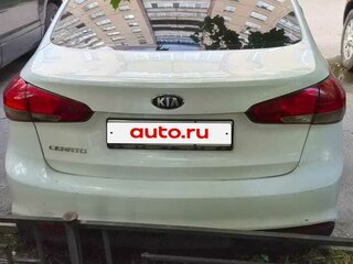 2018 Kia Cerato III Рестайлинг (Classic), белый, 850000 рублей, вид 4